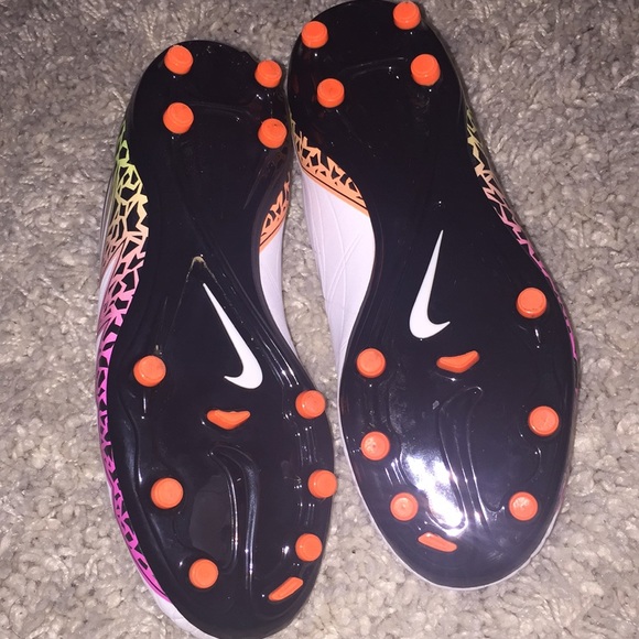 Nike Hypervenom Cleats - Picture 7 of 7
